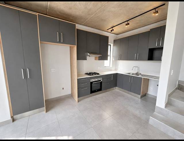 3 BEDROOM PROPERTY TO RENT IN MENLO PARK